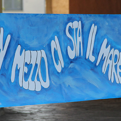 IN MEZZO CI STA IL MARE